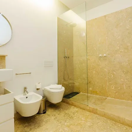 Misha's Modernistic & Spacious Apt @ Bairro Alto * Lisboa
