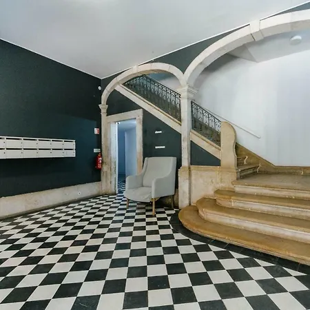 Misha's Modernistic & Spacious Apt @ Bairro Alto * 리스본