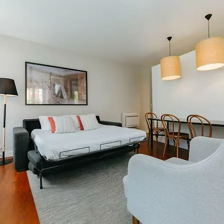 아파트 Misha's Modernistic & Spacious Apt @ Bairro Alto *