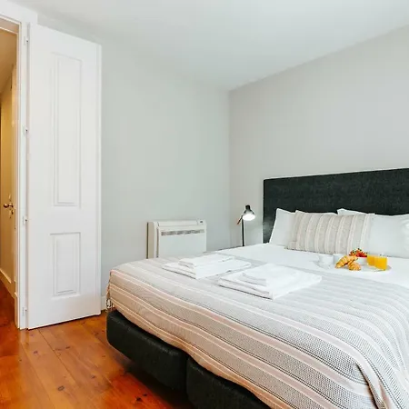 Misha's Modernistic & Spacious Apt @ Bairro Alto Διαμέρισμα